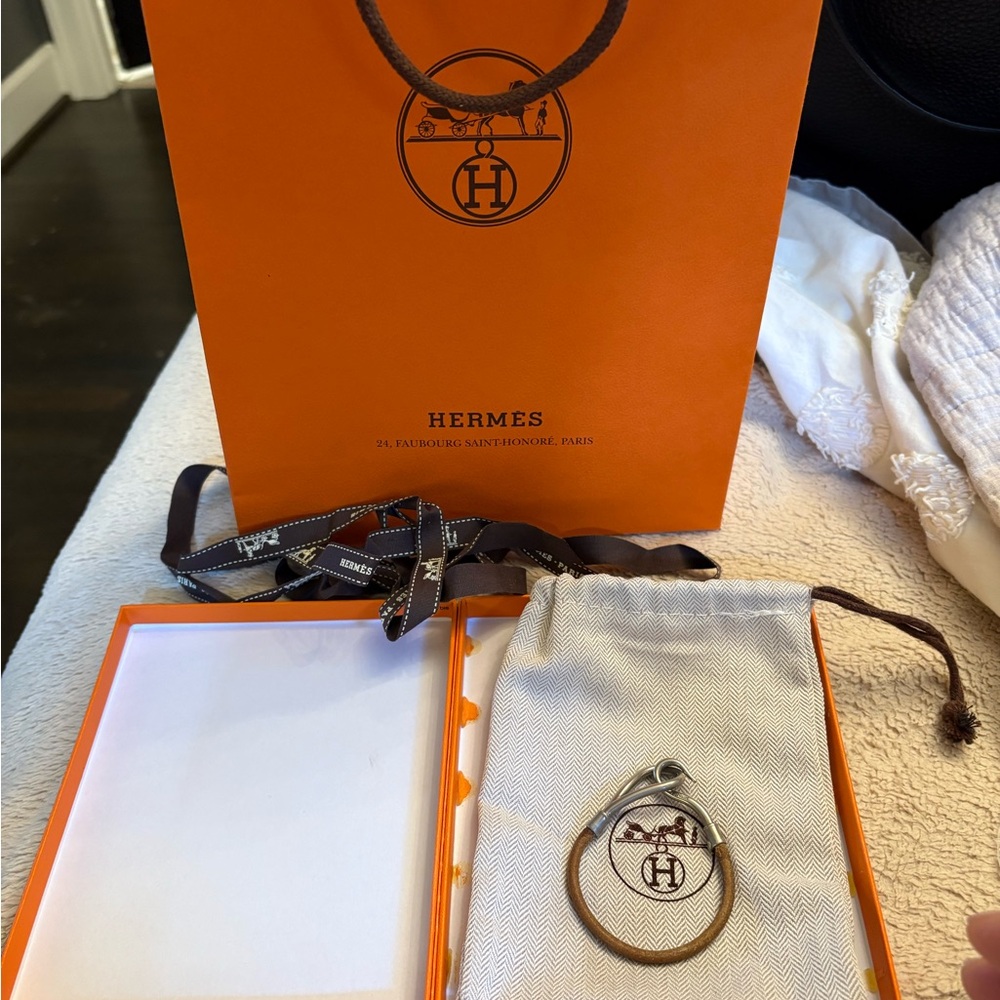 Hermes jumbo leather hook bracelet silver and tannish brown box dust bag